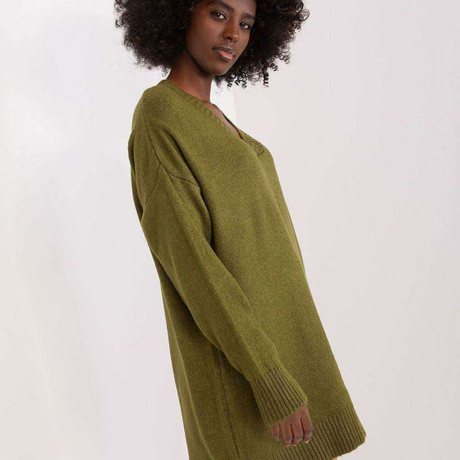 Sophisticated Contemporary Knit Sweater with Timeless Elegance