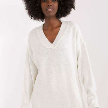 Sophisticated Contemporary Knit Sweater with Timeless Elegance