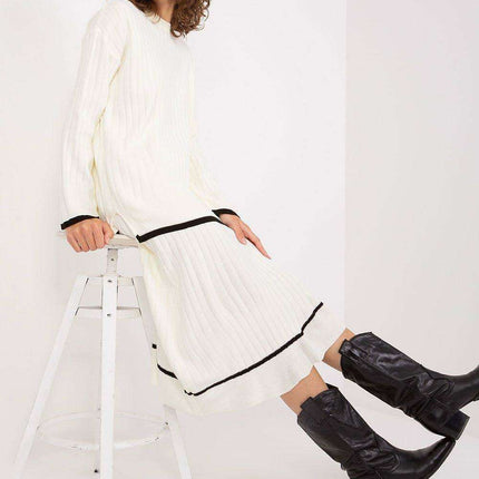 Stylish Contrast-Knitwear Set for Effortless Elegance