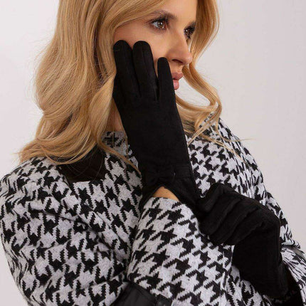 Chic Bow-Embellished Touchscreen Gloves for Modern Elegance