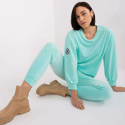 Chic Velour Knit Sweater and Pants Set for Modern Elegance