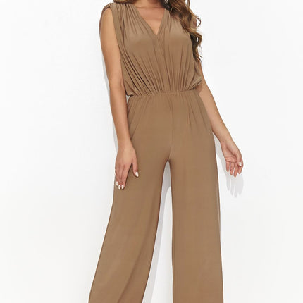 Timeless Elegance: Women's Jumpsuit in Six Classic Colors - Très Elite