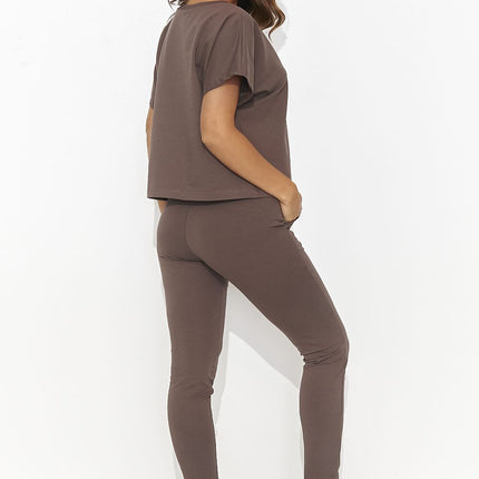 Sophisticated Knit Outfit with Relaxed Blouse and Tailored Pants - Très Elite
