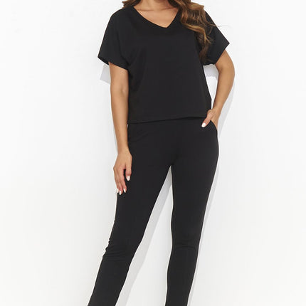 Sophisticated Knit Outfit with Relaxed Blouse and Tailored Pants - Très Elite