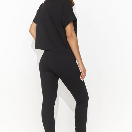 Sophisticated Knit Outfit with Relaxed Blouse and Tailored Pants - Très Elite