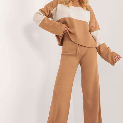 Chic Knit Comfort Outfit