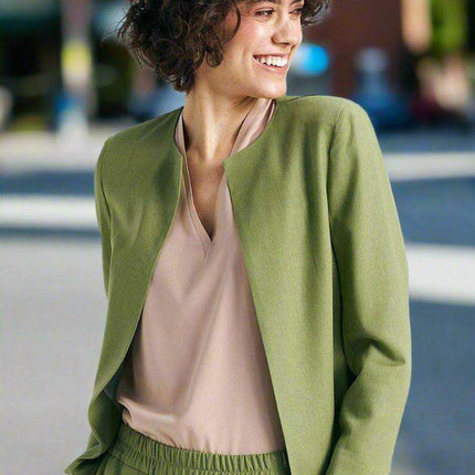 Elegant Black Box Blazer With Structured Shoulder Accents