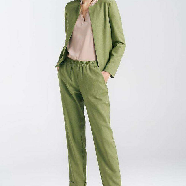 Elegant Black Box Blazer With Structured Shoulder Accents