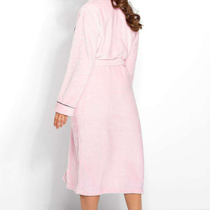 Luxurious Comfort: Stylish Women's Bathrobe with Convenient Pockets and Adjustable Belt