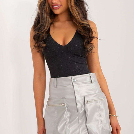 Trendy Zippered Faux Leather Mini Skirt with Functional Pockets