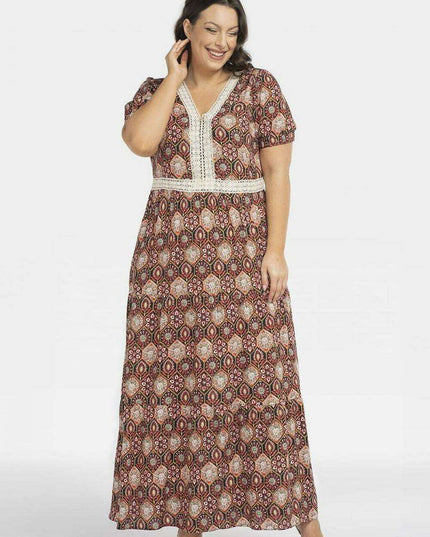 Bohemian Elegance: Curvy Flora Lace Viscose Dress for Summer Adventures