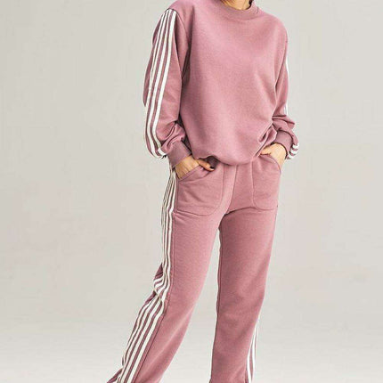 Cozy Striped Tracksuit Set with Coordinating Sweatshirt and Pants