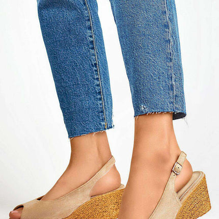 Sustainable Chic Wedge Sandals with Trendy Buckle Accents