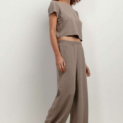 Chic Summer-Ready Wide-Leg Linen Pants for Modern Women