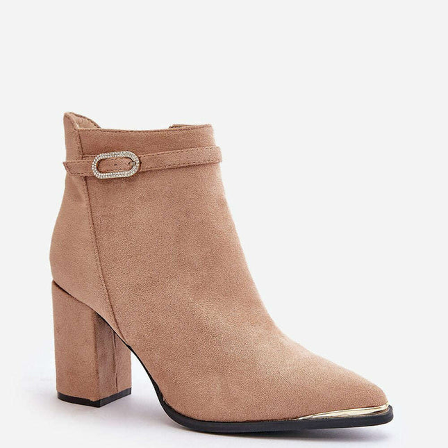 Heel boots model 200107