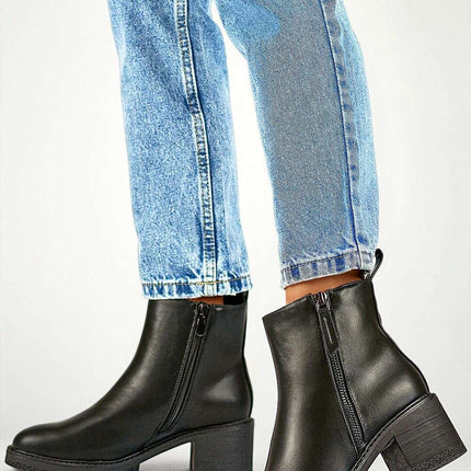 Heel boots model 200274