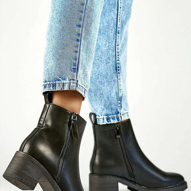 Heel boots model 200274