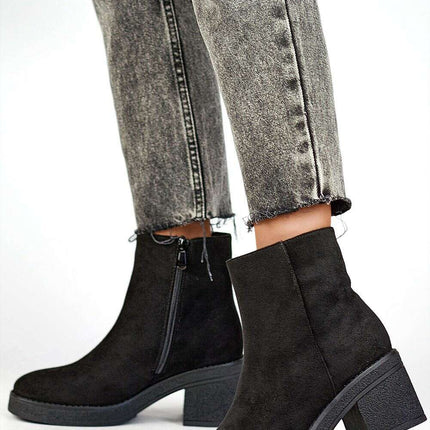 Heel boots model 200275