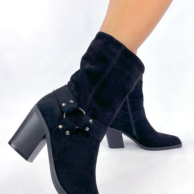 Heel boots model 200625