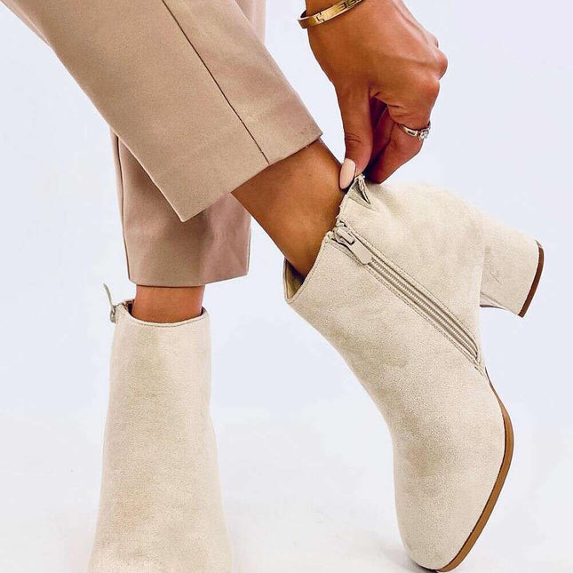 Heel boots model 200709