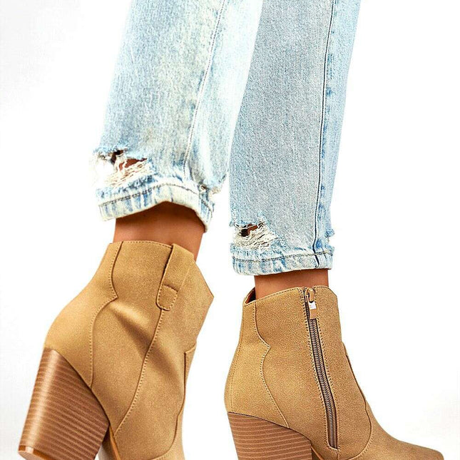 Heel boots model 200877