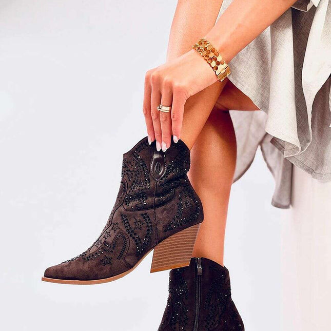 Heel boots model 200998