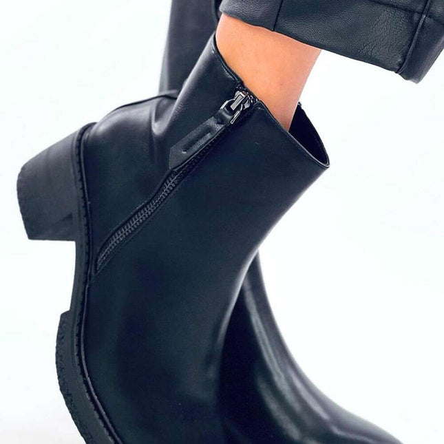 Heel boots model 201399