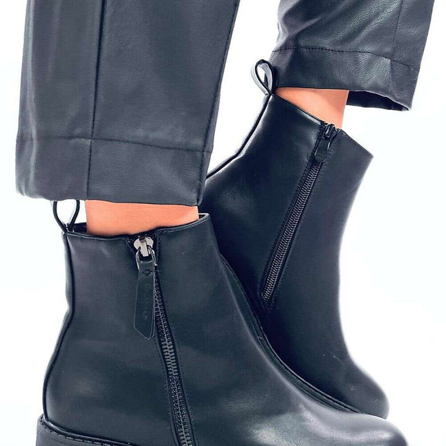 Heel boots model 201399