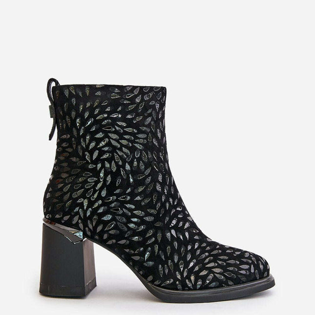 Heel boots model 201527