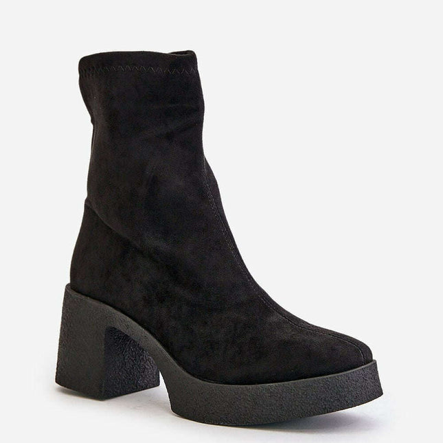 Heel boots model 201528