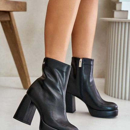 Heel boots model 201535