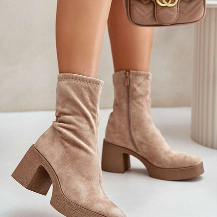Heel boots model 201528