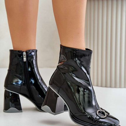 Heel boots model 202120