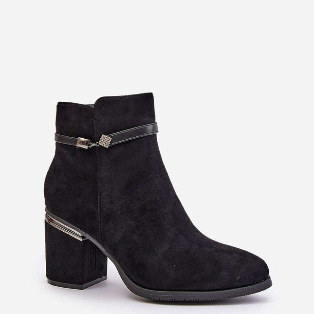 Heel boots model 202126