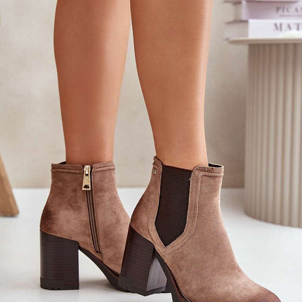 Heel boots model 202127