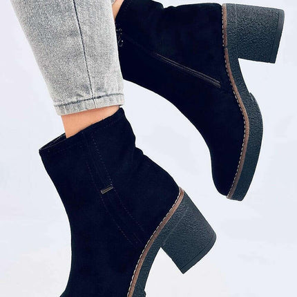 Heel boots model 202337