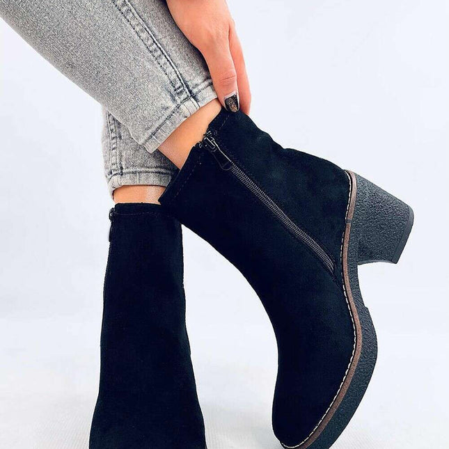 Heel boots model 202337