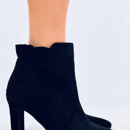 Heel boots model 202339