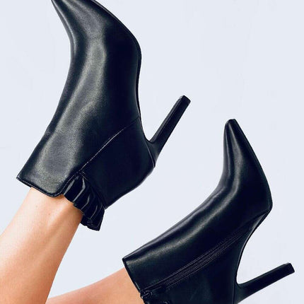 Heel boots model 202341