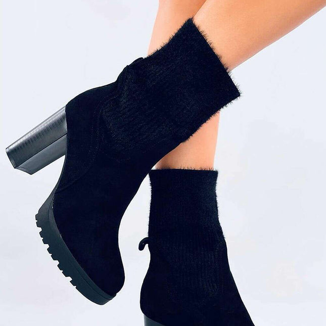 Heel boots model 202352