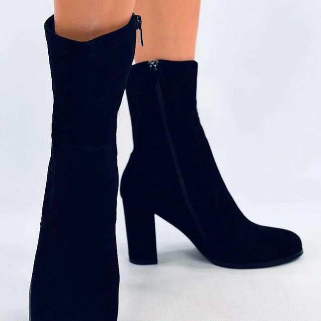 Heel boots model 202366