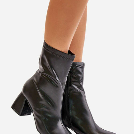 Heel boots model 202647