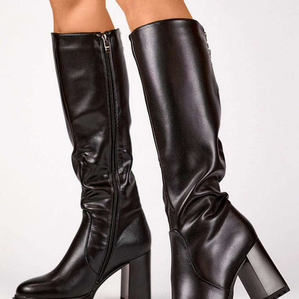 Heel boots model 203042