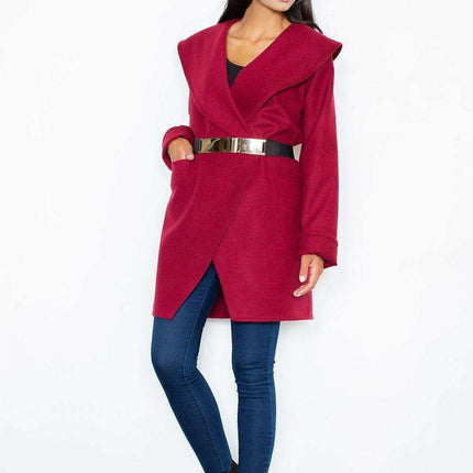 Chic Knit Coat with Elegant Golden Buckle - Contemporary Fashion Staple