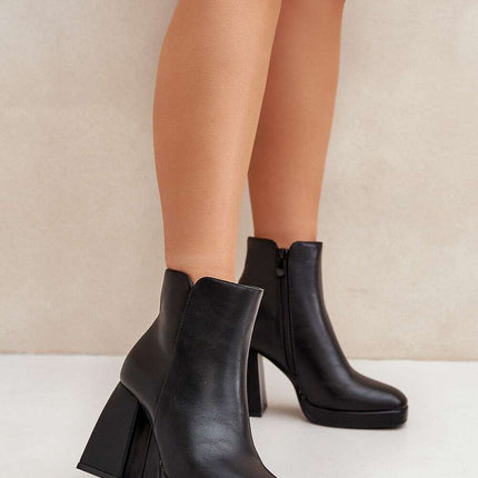 Heel boots model 204675