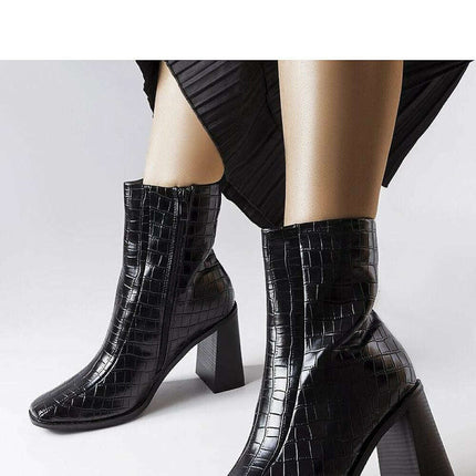 Heel boots model 204772