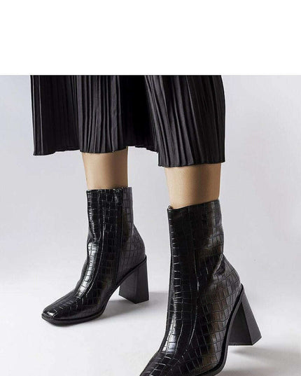 Heel boots model 204772