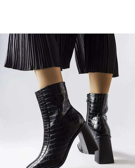 Heel boots model 204772