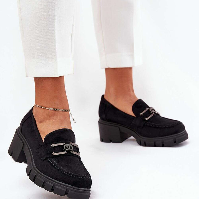 Heeled low shoes model 209052