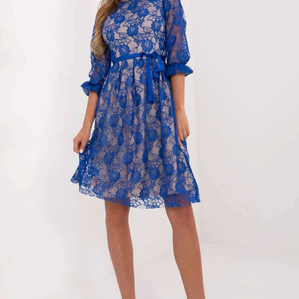 Chic Lace Evening Dress with Adjustable Waist Sash